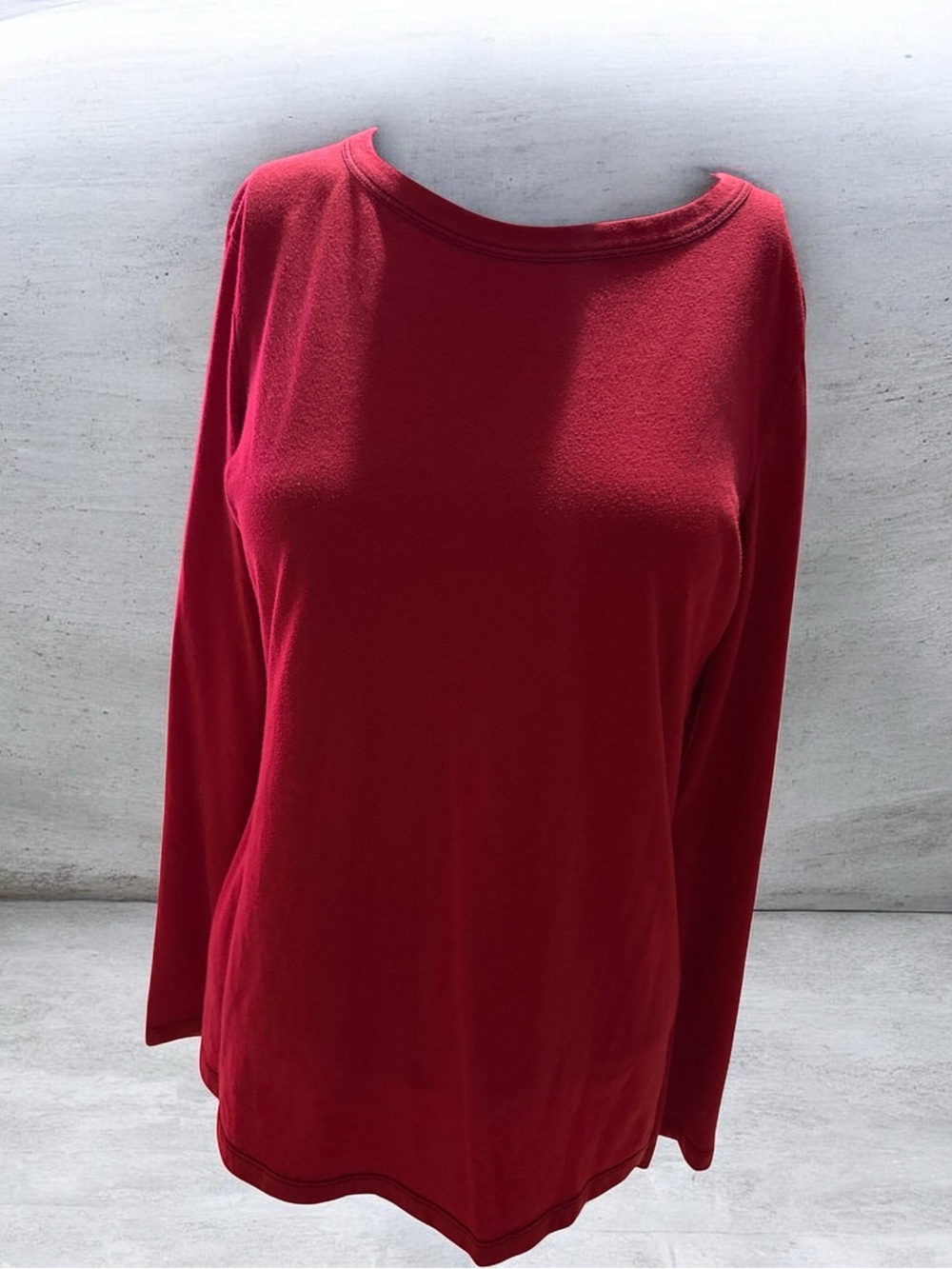 Women's Long-Sleeve Crewneck Top in Crimson